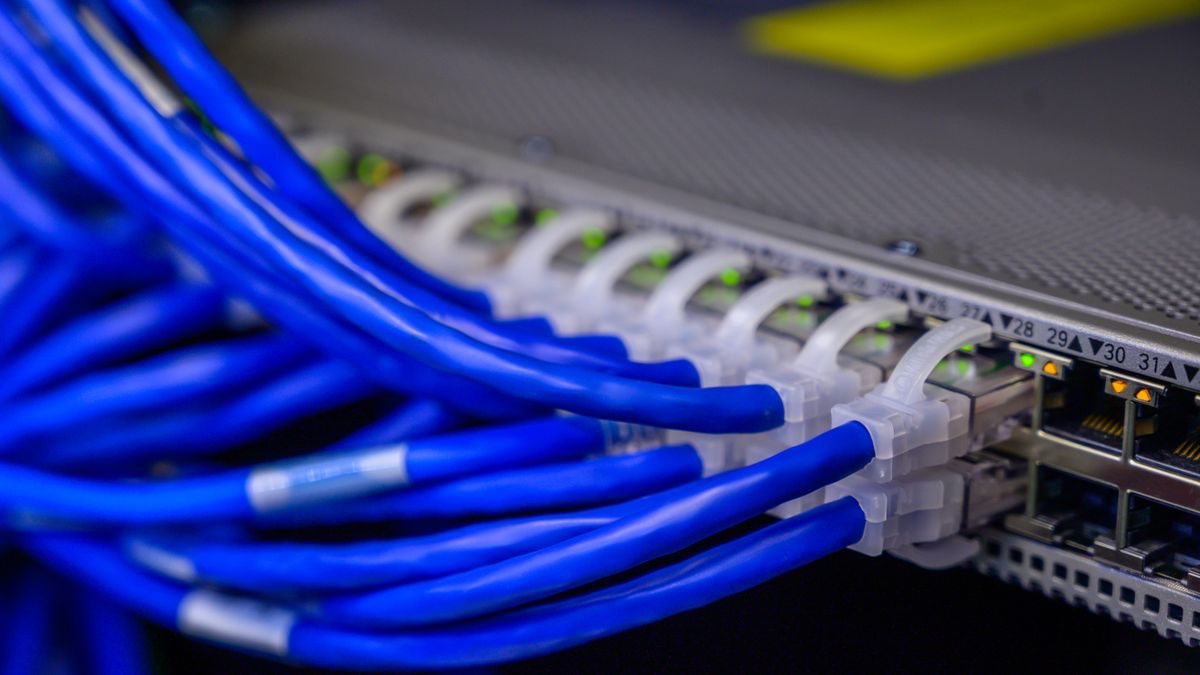 老王VPN晚高峰跨境线路延迟优化示意